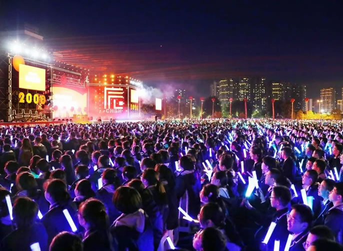 綿陽東辰國際學校20周年校慶?？?期丨東辰教育的三大貢獻與成功四大原因